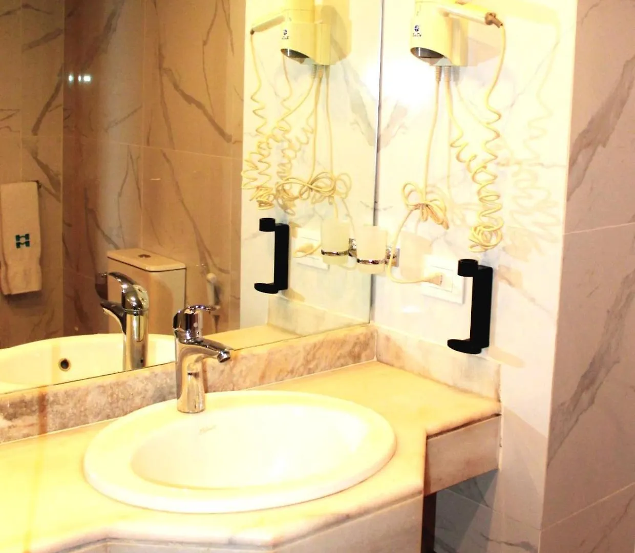 Hotel Mediterranee Beyrouth Beirut